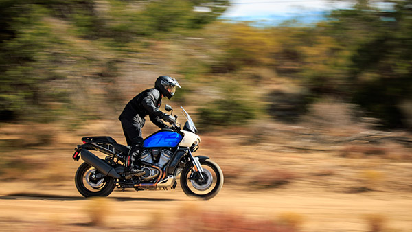 ಹೊಸ ನವೀಕರಣಗಳೊಂದಿಗೆ ಅನಾವರಣಗೊಂಡ 2022ರ Harley Davidson Pan America 1250 ಬೈಕ್