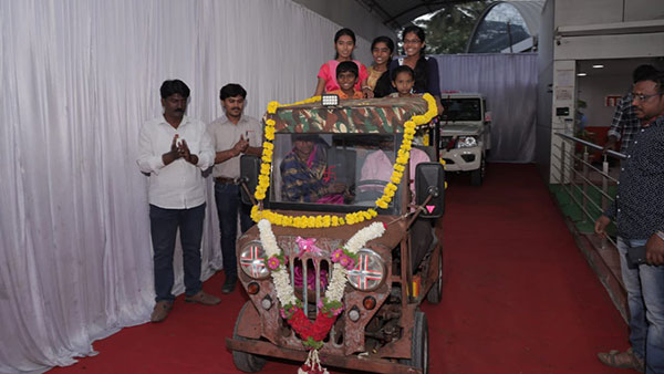 ಗುಜರಿ ವಸ್ತುಗಳಿಂದ ಜೀಪ್‌ ತಯಾರಿಸಿದ ವ್ಯಕ್ತಿಗೆ ಬೊಲೆರೊ ಉಡುಗೊರೆಯಾಗಿ ನೀಡಿದ ಆನಂದ್‌ ಮಹೀಂದ್ರಾ