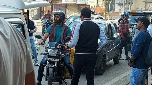 ನಕಲಿ ನಂಬರ್ ಪ್ಲೇಟ್ ಬಳಕೆ: ವಿಕ್ಕಿ ಕೌಶಲ್, ಸಾರಾ ಅಲಿ ಖಾನ್ ವಿರುದ್ಧ ದೂರು ದಾಖಲಾದ ಪ್ರಕರಣಕ್ಕೆ ಟ್ವಿಸ್ಟ್‌