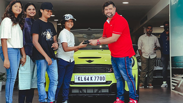 ಐಷಾರಾಮಿ Mini Cooper S ಕನ್ವರ್ಟಿಬಲ್ ಕಾರು ಖರೀದಿಸಿದ ಖ್ಯಾತ ನಟ