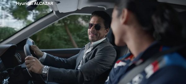 Hyundai Alcazar ಟಿವಿಸಿ: ಭಾರತ ಮಹಿಳಾ ಕ್ರಿಕೆಟ್ ತಂಡದ ಸ್ಟಾರ್ ಆಟಗಾರ್ತಿಯರ ಜೊತೆ ಕಾಣಿಸಿಕೊಂಡ ಶಾರುಖ್​ ಖಾನ್ 