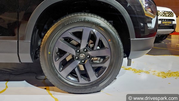 ಸಫಾರಿ ಡಾರ್ಕ್ ಎಡಿಷನ್ ಟೀಸರ್ ಬಿಡುಗಡೆ ಮಾಡಿದ ಟಾಟಾ ಮೋಟಾರ್ಸ್