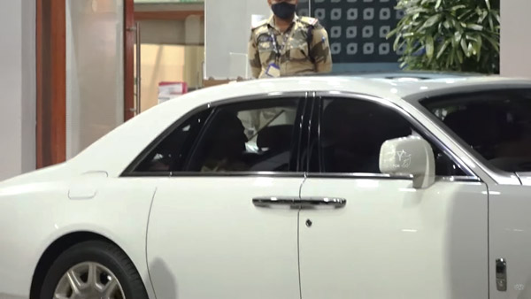 ಐಷಾರಾಮಿ ರೋಲ್ಸ್ ರಾಯ್ಸ್ ಕಾರಿನಲ್ಲಿ ಕಾಣಿಸಿಕೊಂಡ 'ಕೆಜಿಎಫ್‌ 2' ಸಿನಿಮಾದ ಅಧೀರ ಪಾತ್ರಧಾರಿ ನಟ ಸಂಜಯ್ ದತ್‌