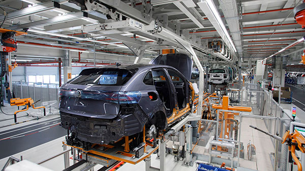 ಉಕ್ರೇನ್-ರಷ್ಯಾ ಬಿಕ್ಕಟ್ಟು: ಕಾರ್ಖಾನೆ ಮುಚ್ಚಲು ಆಟೋಮೊಬೈಲ್ ಕಂಪನಿಗಳ ಚಿಂತನೆ!