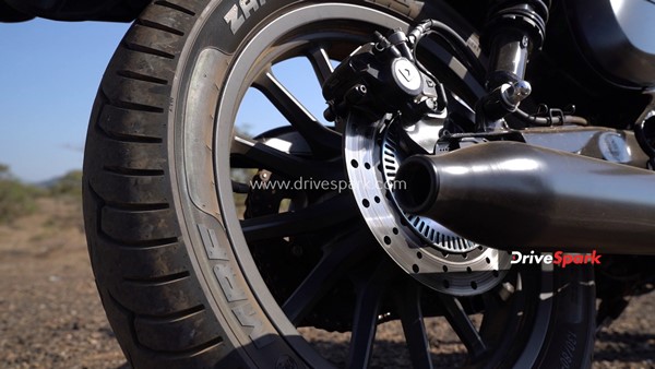 ಫಸ್ಟ್ ರೈಡ್ ರಿವ್ಯೂ: ರೋಡ್‌ಕಿಂಗ್ ಸ್ಥಾನವನ್ನು ತುಂಬುತ್ತಾ ಹೊಸ ಯೆಜ್ಡಿ ರೋಡ್‌ಸ್ಟರ್ ಕ್ಲಾಸಿಕ್?