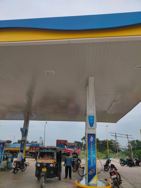 ದೇಶಾದ್ಯಂತ 1500 ಫಾಸ್ಟ್ ಚಾರ್ಜಿಂಗ್ ನಿಲ್ದಾಣಗಳ ಸ್ಥಾಪನೆಗೆ ಚಾಲನೆ ನೀಡಿದ ಅದಾನಿ ಟೋಟಲ್ ಗ್ಯಾಸ್