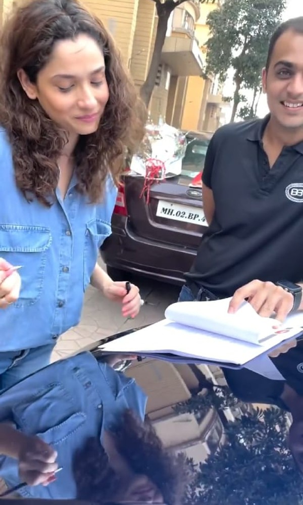 ಕೋಟಿ ಬೆಲೆಯ ಮರ್ಸಿಡಿಸ್ ಬೆಂಝ್ ವಿ-ಕ್ಲಾಸ್ ಕಾರು ಖರೀದಿಸಿದ ಬಾಲಿವುಡ್ ನಟಿ