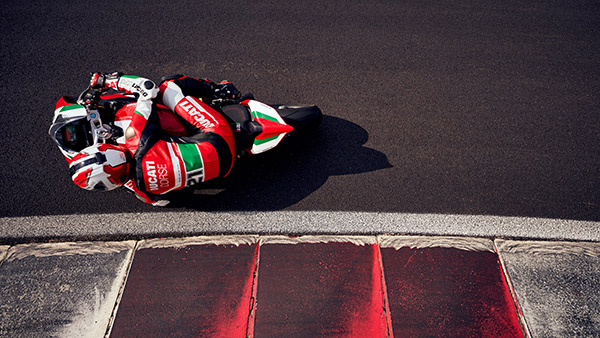 ಭಾರತದಲ್ಲಿ ಡುಕಾಟಿ ಪಾನಿಗಲೆ ವಿ2 ಬೇಲಿಸ್ ಸ್ಪೆಷಲ್ ಎಡಿಷನ್ ಬಿಡುಗಡೆ