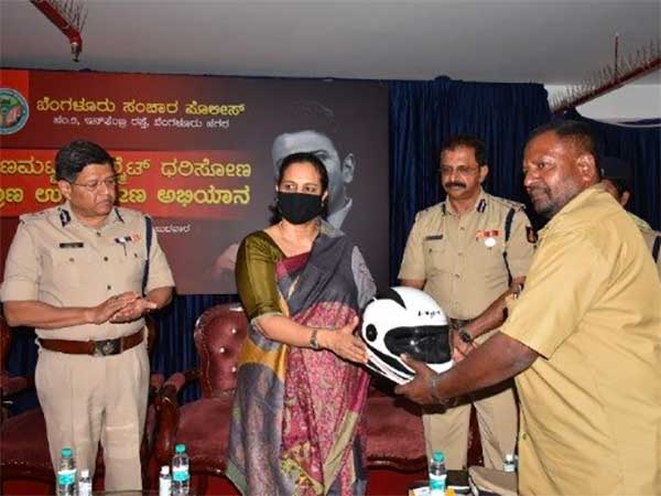 ದಿವಂಗತ ನಟ ಪುನೀತ್ ರಾಜ್‌ಕುಮಾರ್ ಗೌರವಾರ್ಥ ಹೆಲ್ಮೆಟ್ ಅಭಿಯಾನ 