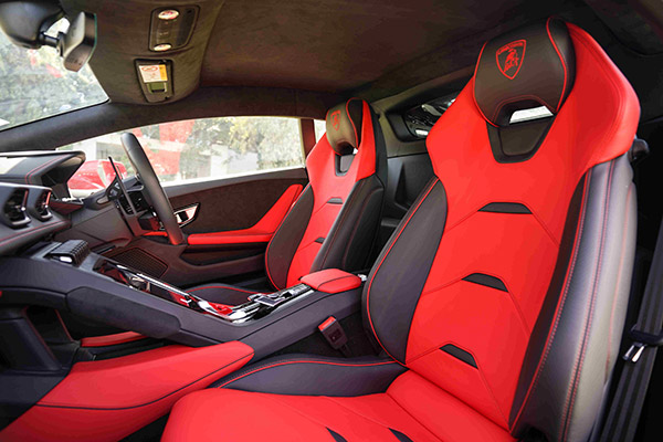 ಈಶಾನ್ಯ ಭಾರತದಲ್ಲಿ ತನ್ನ ಮೊದಲ ಹುರಾಕನ್ ಇವೊ ಆರ್‌ಡಬ್ಲ್ಯುಡಿ ಡೆಲಿವರಿ ನೀಡಿದ ಲ್ಯಾಂಬೊರ್ಗಿನಿ 