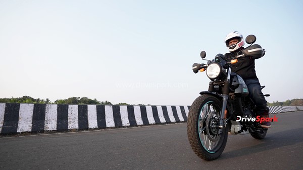 ಅತ್ಯಾಧುನಿಕ ಫೀಚರ್ಸ್, ಆಕರ್ಷಕ ವಿನ್ಯಾಸದ ಹೊಸ ರಾಯಲ್ ಎನ್‌ಫೀಲ್ಡ್ ಸ್ಕ್ರಾಮ್ 411 ಬೈಕ್ ರಿವ್ಯೂ