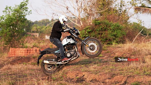 ಅತ್ಯಾಧುನಿಕ ಫೀಚರ್ಸ್, ಆಕರ್ಷಕ ವಿನ್ಯಾಸದ ಹೊಸ ರಾಯಲ್ ಎನ್‌ಫೀಲ್ಡ್ ಸ್ಕ್ರಾಮ್ 411 ಬೈಕ್ ರಿವ್ಯೂ