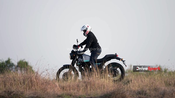 ಅತ್ಯಾಧುನಿಕ ಫೀಚರ್ಸ್, ಆಕರ್ಷಕ ವಿನ್ಯಾಸದ ಹೊಸ ರಾಯಲ್ ಎನ್‌ಫೀಲ್ಡ್ ಸ್ಕ್ರಾಮ್ 411 ಬೈಕ್ ರಿವ್ಯೂ