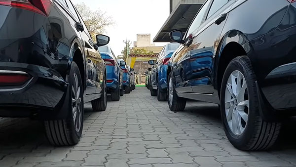 ಒಂದೇ ದಿನ 50 ಸ್ಲಾವಿಯಾ ಕಾರುಗಳನ್ನು ವಿತರಣೆ ಮಾಡಿದ ಸ್ಕೋಡಾ