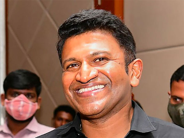 ದಿವಂಗತ ನಟ ಪುನೀತ್ ರಾಜ್‌ಕುಮಾರ್ ಗೌರವಾರ್ಥ ಹೆಲ್ಮೆಟ್ ಅಭಿಯಾನ 