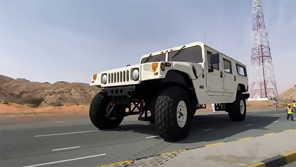 ವಿಶ್ವದ ಅತಿ ಎತ್ತರದ ಕಾರನ್ನು ನೋಡಿದ್ದೀರಾ?..ಏಣಿಯಿಲ್ಲದೆ ಈ ಕಾರನ್ನು ಏರುವುದು ಅಸಾಧ್ಯ 