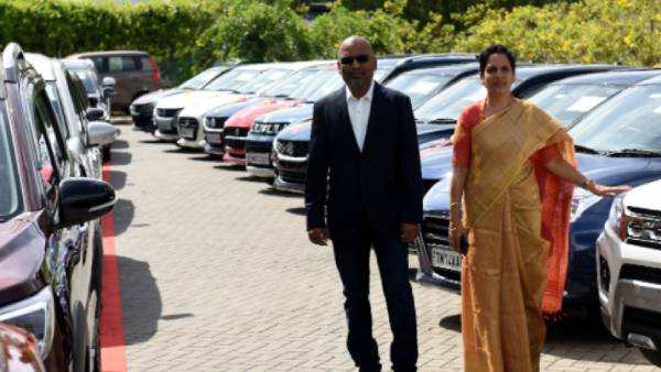 ಉದ್ಯಮ ಬೆಳವಣಿಗೆಗೆ ಕಾರಣರಾದ ಉದ್ಯೋಗಿಗಳಿಗೆ 100 ಕಾರುಗಳನ್ನು ಉಡುಗೊರೆಯಾಗಿ ನೀಡಿದ ಖಾಸಗಿ ಕಂಪನಿ