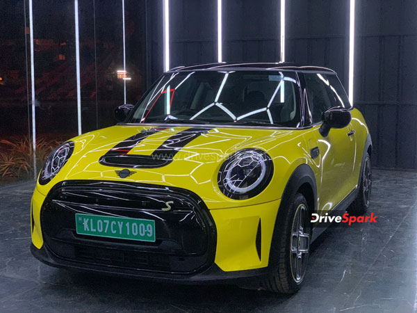 ಐಷಾರಾಮಿ ಮಿನಿ ಎಲೆಕ್ಟ್ರಿಕ್ ಕಾರು ಖರೀದಿಸಿದ ಲೇಡಿ ಸೂಪರ್ ಸ್ಟಾರ್ 