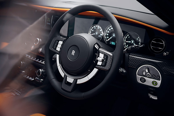 ಭಾರತದಲ್ಲಿ ಆಕರ್ಷಕ ವಿನ್ಯಾಸದ ರೋಲ್ಸ್ ರಾಯ್ಸ್ ಘೋಸ್ಟ್ ಬ್ಲ್ಯಾಕ್ ಬ್ಯಾಡ್ಜ್ ಅನಾವರಣ