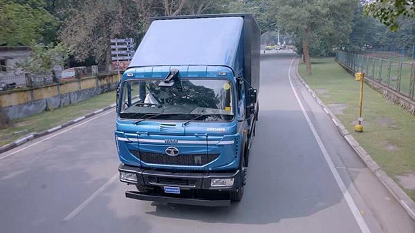 VRL ಸಂಸ್ಥೆಯಿಂದ 1,300 ವಾಣಿಜ್ಯ ವಾಹನಗಳ ಆರ್ಡರ್‌ ಪಡೆದುಕೊಂಡ ಟಾಟಾ ಮೋಟಾರ್ಸ್ 