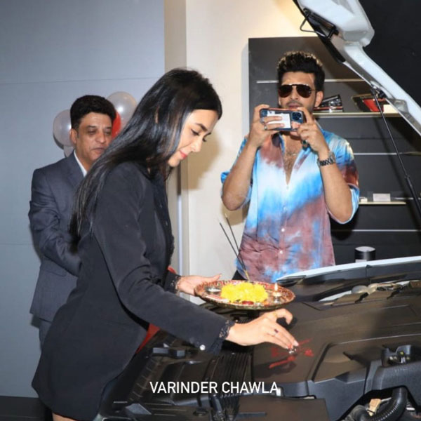 ಐಷಾರಾಮಿ ಆಡಿ ಕ್ಯೂ7 ಎಸ್‍ಯುವಿ ಖರೀದಿಸಿದ ನಟಿ ತೇಜಸ್ವಿ ಪ್ರಕಾಶ್ 