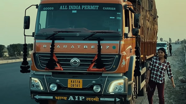 ಕೇರಳದಿಂದ ಕಾಶ್ಮೀರಕ್ಕೆ ಸರಕು ಟ್ರಕ್ ಚಲಾಯಿಸಿ ಕನಸು ನನಸು ಮಾಡಿಕೊಂಡ 40 ವರ್ಷದ ಮಹಿಳೆ