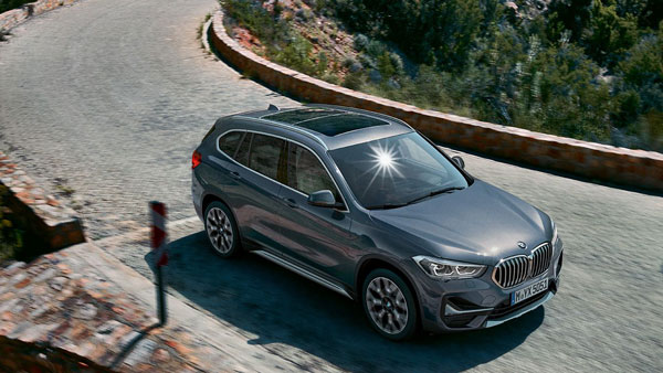 ಸ್ನೇಹಿತರಿಂದ BMW X1 SUV ಅನ್ನು ಉಡುಗೊರೆಯಾಗಿ ಸ್ವೀಕರಿಸಿದ ನಟಿ ರಾಖಿ ಸಾವಂತ್ ಸ್ನೇಹಿತರಿಂದ BMW X1 SUV ಅನ್ನು ಉಡುಗೊರೆಯಾಗಿ ಸ್ವೀಕರಿಸಿದ ನಟಿ ರಾಖಿ ಸಾವಂತ್