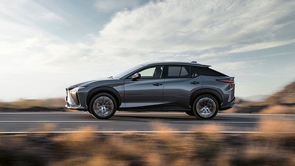  ಸಿಂಗಲ್ ಚಾರ್ಜ್‌ನಲ್ಲಿ 450 ಕಿ.ಮೀ ಮೈಲೇಜ್‌ ನೀಡುವ Lexus RZ ಎಲೆಕ್ಟ್ರಿಕ್ SUV ಬಹಿರಂಗ 