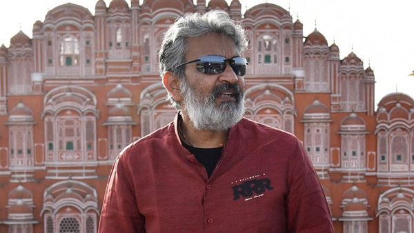 ವೋಲ್ವೋ xc40 ಕಾರನ್ನು ಖರೀಸಿದ RRR ಸಿನಿಮಾ ನಿರ್ದೇಶಕ ಎಸ್ಎಸ್ ರಾಜಮೌಳಿ ವೋಲ್ವೋ xc40 ಕಾರನ್ನು ಖರೀಸಿದ RRR ಸಿನಿಮಾ ನಿರ್ದೇಶಕ ಎಸ್ಎಸ್ ರಾಜಮೌಳಿ