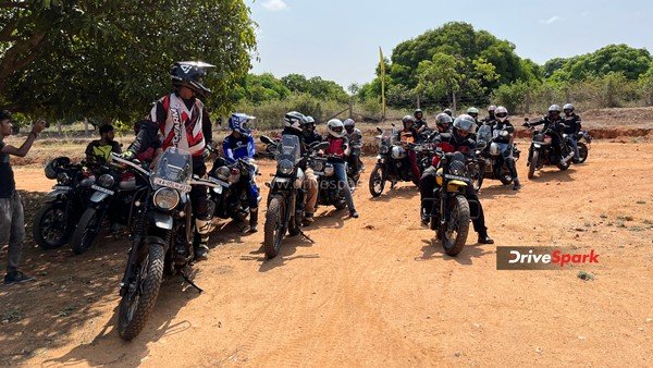 ಗ್ರಾಹಕರಿಗೆ ಆಫ್‌ ರೋಡ್‌ ತರಬೇತಿ ನೀಡಲು ಜಾವಾ ಯೆಜ್ಡಿ ನೊಮಾಡ್ಸ್ ಟ್ರಯಲ್ ಅಟ್ಯಾಕ್ ಆಯೋಜನೆ 
