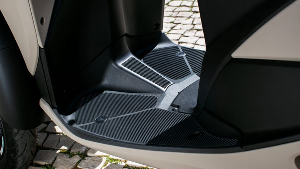 ಸ್ಟೈಲಿಷ್ ವಿನ್ಯಾಸ, ಅತ್ಯಾಧುನಿಕ ತಂತಜ್ಞಾನದೊಂದಿಗೆ ಟ್ರಿಸಿಟಿ ತ್ರೀ ವೀಲರ್ ಸ್ಕೂಟರ್ ಪರಿಚಯಿಸಿದ ಯಮಹಾ 