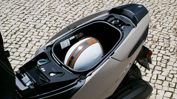 ಸ್ಟೈಲಿಷ್ ವಿನ್ಯಾಸ, ಅತ್ಯಾಧುನಿಕ ತಂತಜ್ಞಾನದೊಂದಿಗೆ ಟ್ರಿಸಿಟಿ ತ್ರೀ ವೀಲರ್ ಸ್ಕೂಟರ್ ಪರಿಚಯಿಸಿದ ಯಮಹಾ 