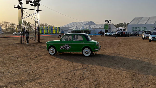 ಎಲೆಕ್ಟ್ರಿಕ್ ಕಾರ್ ಆಗಿ ಪರಿವರ್ತನೆಗೊಂಡು ಮಿಂಚುತ್ತಿದೆ 1954ರ ಫಿಯೆಟ್ ಕಾರು