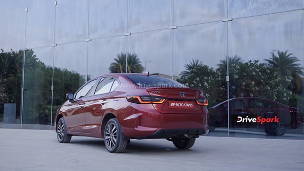 ಅತ್ಯಾಧುನಿಕ ಫೀಚರ್ಸ್‌ಗಳನ್ನು ಹೊಂದಿರುವ ಹೋಂಡಾ ಸಿಟಿ ಇ:ಹೆಚ್‌ಇವಿ ಹೈಬ್ರಿಡ್ ಕಾರು ರಿವ್ಯೂ