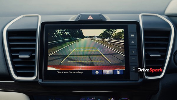 ಅತ್ಯಾಧುನಿಕ ಫೀಚರ್ಸ್‌ಗಳನ್ನು ಹೊಂದಿರುವ ಹೋಂಡಾ ಸಿಟಿ ಇ:ಹೆಚ್‌ಇವಿ ಹೈಬ್ರಿಡ್ ಕಾರು ರಿವ್ಯೂ