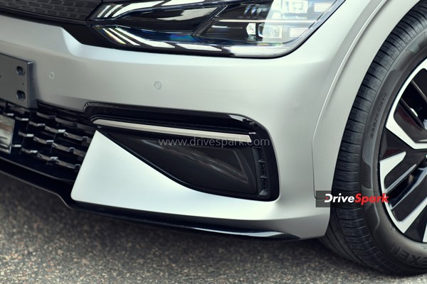 ಅಧಿಕ ರೇಂಜ್, ಆಕರ್ಷಕ ವಿನ್ಯಾಸ ಹೊಂದಿರುವ ಕಿಯಾ ಇವಿ6 ಎಲೆಕ್ಟ್ರಿಕ್ ಕಾರು ರಿವ್ಯೂ 