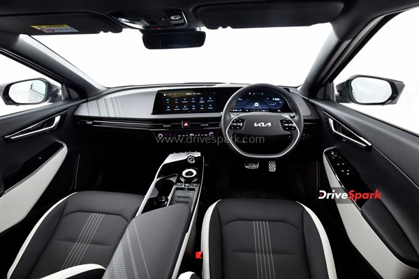 ಅಧಿಕ ರೇಂಜ್, ಆಕರ್ಷಕ ವಿನ್ಯಾಸ ಹೊಂದಿರುವ ಕಿಯಾ ಇವಿ6 ಎಲೆಕ್ಟ್ರಿಕ್ ಕಾರು ರಿವ್ಯೂ 