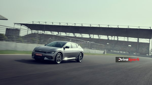 ಅಧಿಕ ರೇಂಜ್, ಆಕರ್ಷಕ ವಿನ್ಯಾಸ ಹೊಂದಿರುವ ಕಿಯಾ ಇವಿ6 ಎಲೆಕ್ಟ್ರಿಕ್ ಕಾರು ರಿವ್ಯೂ 