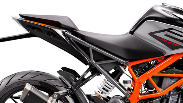 ಮನೆಯಲ್ಲೇ ವಿನೂತನ ಸಿಂಗಲ್ ವ್ಹೀಲ್ ಸೆಲ್ಫ್ ಬ್ಯಾಲೆನ್ಸಿಂಗ್ ಕೆಟಿಎಂ ಬೈಕ್ ತಯಾರಿಸಿದ ಯುವಕರು!