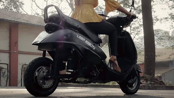 ಐಐಟಿ ಪದವೀಧರರ ಸೆಲ್ಫ್ ಕಂಟ್ರೋಲ್ ಸ್ಕೂಟರ್ ಅನಾವರಣ: ಡ್ರೈವ್ ಮಾಡಬೇಕಿಲ್ಲ, ಕರೆದರೆ ತಾನಾಗೆ ಬರುತ್ತದೆ! ಐಐಟಿ ಪದವೀಧರರ ಸೆಲ್ಫ್ ಕಂಟ್ರೋಲ್ ಸ್ಕೂಟರ್ ಅನಾವರಣ: ಡ್ರೈವ್ ಮಾಡಬೇಕಿಲ್ಲ, ಕರೆದರೆ ತಾನಾಗೆ ಬರುತ್ತದೆ!