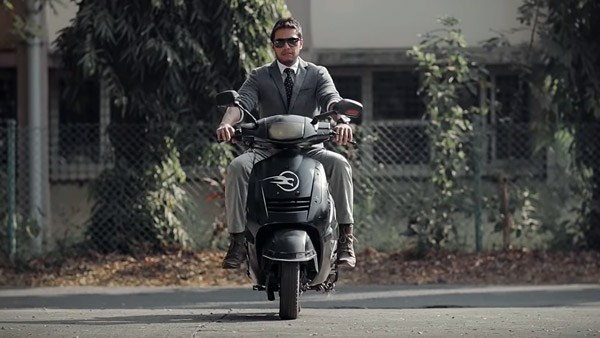 ಐಐಟಿ ಪದವೀಧರರ ಸೆಲ್ಫ್ ಕಂಟ್ರೋಲ್ ಸ್ಕೂಟರ್ ಅನಾವರಣ: ಡ್ರೈವ್ ಮಾಡಬೇಕಿಲ್ಲ, ಕರೆದರೆ ತಾನಾಗೆ ಬರುತ್ತದೆ! ಐಐಟಿ ಪದವೀಧರರ ಸೆಲ್ಫ್ ಕಂಟ್ರೋಲ್ ಸ್ಕೂಟರ್ ಅನಾವರಣ: ಡ್ರೈವ್ ಮಾಡಬೇಕಿಲ್ಲ, ಕರೆದರೆ ತಾನಾಗೆ ಬರುತ್ತದೆ!