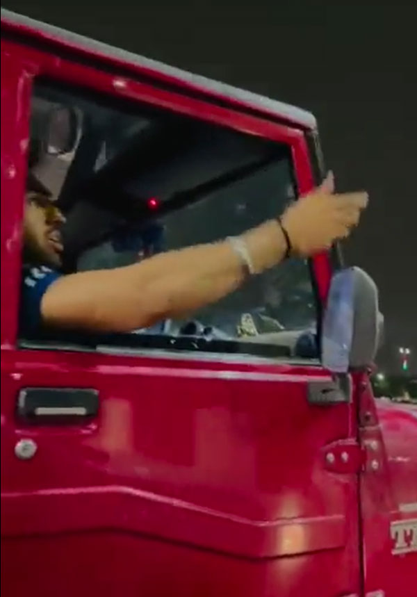 ವೈರಲ್ ಆಗಲು ಚಲಿಸುತ್ತಿರುವ ಕಾರಿನಿಂದ ಕಂತೆ ನೋಟು ಎಸೆದು ಪೊಲೀಸರ ಅತಿಥಿಯಾದ ಯುವಕ