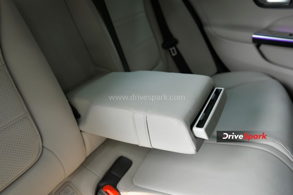 ಅತ್ಯಾಧುನಿಕ ಸೌಲಭ್ಯವುಳ್ಳ 2022ರ ಮರ್ಸಿಡಿಸ್ ಬೆಂಝ್ ಸಿ-ಕ್ಲಾಸ್ ರಿವ್ಯೂ