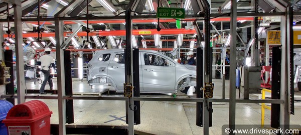 ಉಕ್ರೇನ್-ರಷ್ಯಾ ಯುದ್ಧದಿಂದ ವಾಹನ ಉದ್ಯಮಕ್ಕೆ ಭಾರೀ ನಷ್ಟ: ಸೆಮಿಕಂಡಕ್ಟರ್ ಬಿಕ್ಕಟ್ಟು 