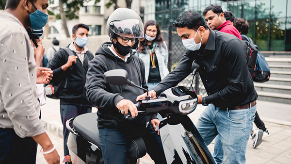 ಎಸ್1 ಪ್ರೊ ಇವಿ ಖರೀದಿ ಮಾಡಿದ 24 ಗಂಟೆಯೊಳಗೆ ಗ್ರಾಹಕರ ಮನೆ ಬಾಗಿಲಿಗೆ ತಲುಪಿಸಲಿದೆ ಓಲಾ ಎಲೆಕ್ಟ್ರಿಕ್