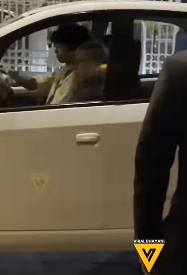 ಬಾಡಿಗಾರ್ಡ್ ಇಲ್ಲದೆ ನ್ಯಾನೋ ಕಾರಿನಲ್ಲಿ ತಾಜ್ ಹೊಟೆಲ್‌ಗೆ ಬಂದ ರತನ್ ಟಾಟಾ ಸರಳತೆಗೆ ನೆಟ್ಟಿಗರ ಸಂತಸ