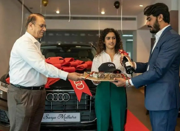 ದುಬಾರಿ ಬೆಲೆಯ ಆಡಿ ಕ್ಯೂ8 ಎಸ್‍ಯುವಿ ಖರೀದಿಸಿದ ದಂಗಲ್ ನಟಿ ಸನ್ಯಾ ಮಲ್ಹೋತ್ರಾ