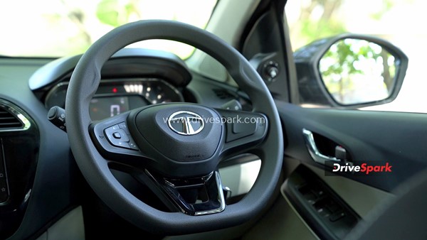  ಫ್ಲಾಟ್ ಬಾಟಮ್ ಸ್ಟೀರಿಂಗ್ ವೀಲ್ ಬಯಸುವ ಖರೀದಿದಾರರು ಈ ಪ್ರಯೋಜನಗಳನ್ನು ತಿಳಿಯಲೇಬೇಕು 