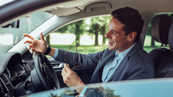 ಹೊಸ ಕಾರುಗಳಲ್ಲಿ ಅತ್ಯಾಧುನಿಕ ವೈಶಿಷ್ಟ್ಯಗಳನ್ನು ಬಳಸುವುದು ಹೇಗೆ?