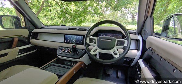 ದುಬಾರಿ ಬೆಲೆಯ ಲ್ಯಾಂಡ್ ರೋವರ್ ಡಿಫೆಂಡರ್ 110 ಎಸ್‌ಯುವಿ ಖರೀದಿಸಿದ ನಟ ಸನ್ನಿ ಡಿಯೋಲ್​ 